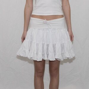 Y2k white tiered mini skirt size small paradise cotton spandex